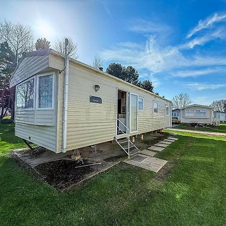 Great 8 Berth Caravan In Norfolk Near To Great Yarmouth Ref 20178Bs Hopton on Sea Екстериор снимка