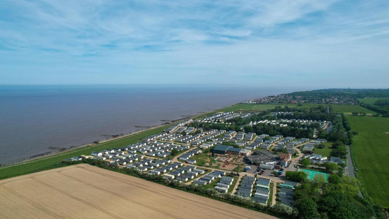 Great 8 Berth Caravan In Norfolk Near To Great Yarmouth Ref 20178Bs Hopton on Sea Екстериор снимка