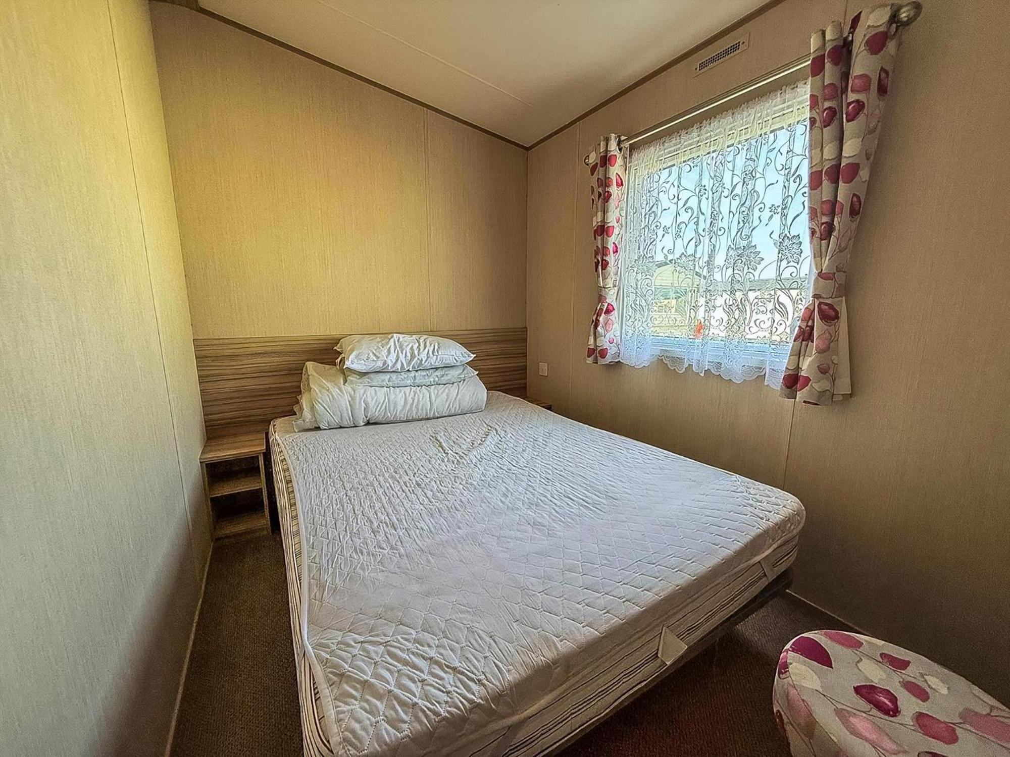 Great 8 Berth Caravan In Norfolk Near To Great Yarmouth Ref 20178Bs Hopton on Sea Екстериор снимка