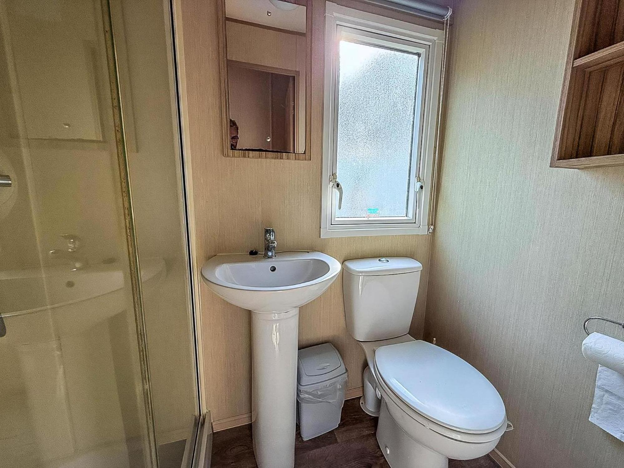 Great 8 Berth Caravan In Norfolk Near To Great Yarmouth Ref 20178Bs Hopton on Sea Екстериор снимка